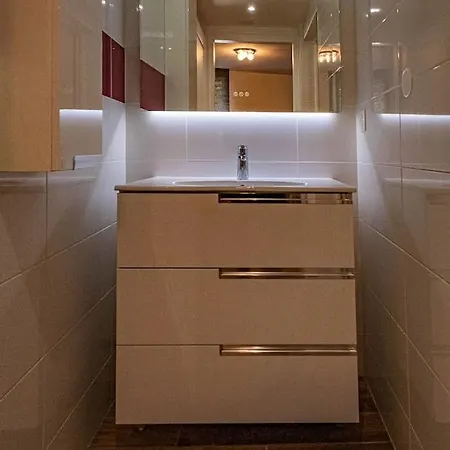 Le Marronnier Apartment *