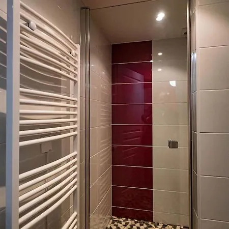 Le Marronnier Apartment *